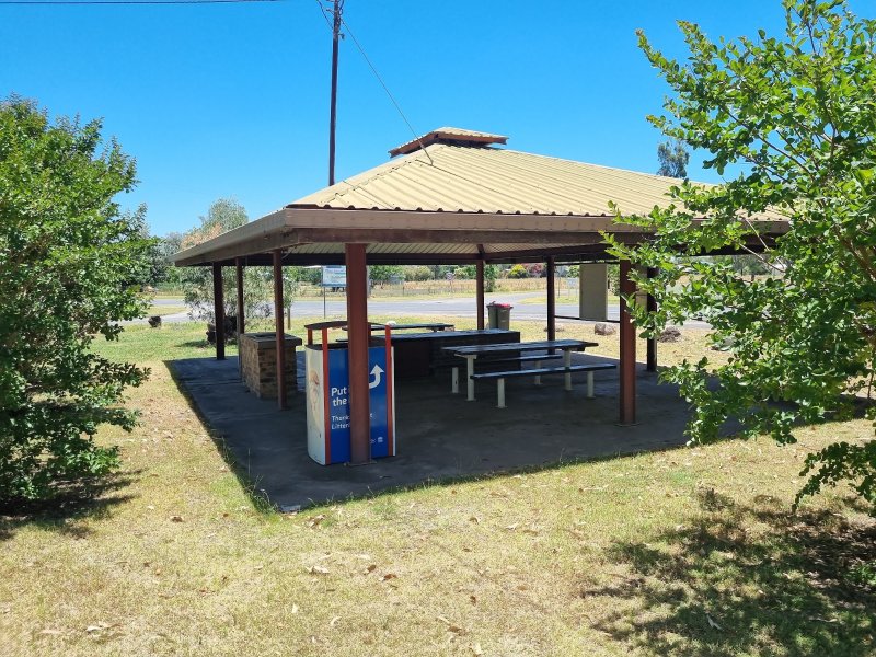 YETMAN BICENTENNIAL PARK BBQ Area