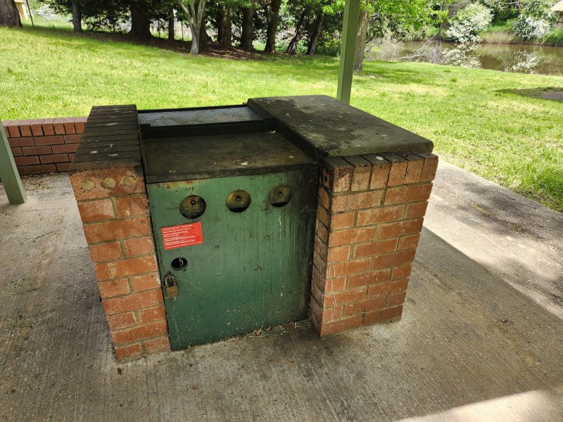 BIDGEE LODGE - PICNIC AREA BBQ Area
