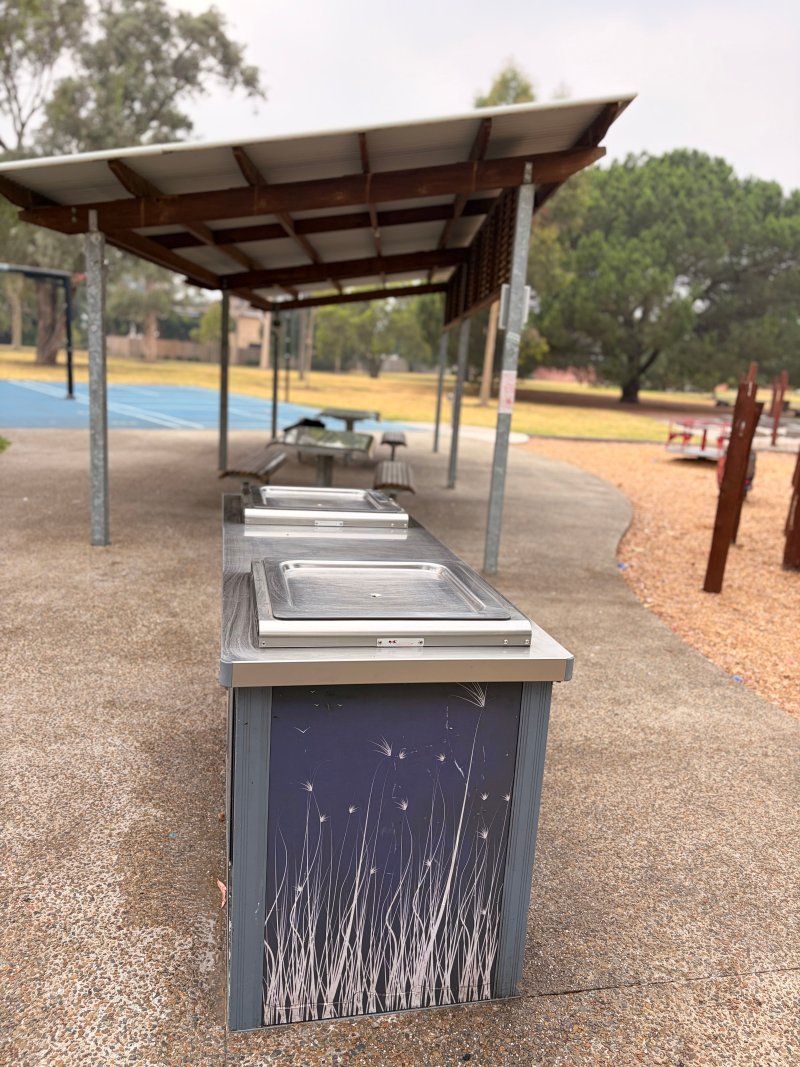 EA COULSON GARDENS BBQ Area