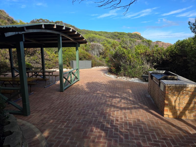 HELLFIRE BAY BBQ Area