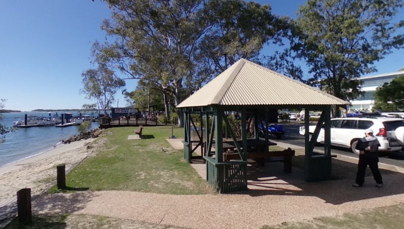 NOOSAVILLE FORESHORE BBQ Area