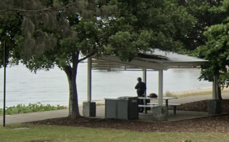 BARNEY POINT BBQ Area