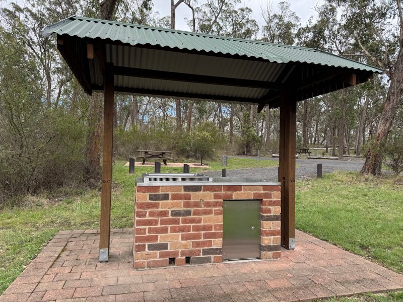 APSLEY FALLS CAMPGROUND BBQ Area