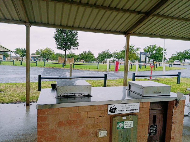 LAKE CENTENARY BBQ Area