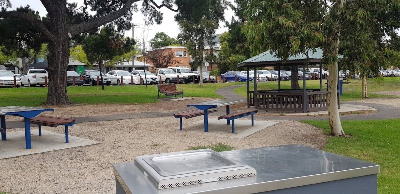 LINCOLN PARK BBQ Area