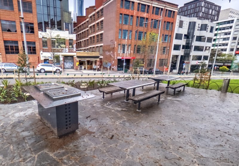 LINCOLN SQUARE BBQ Area