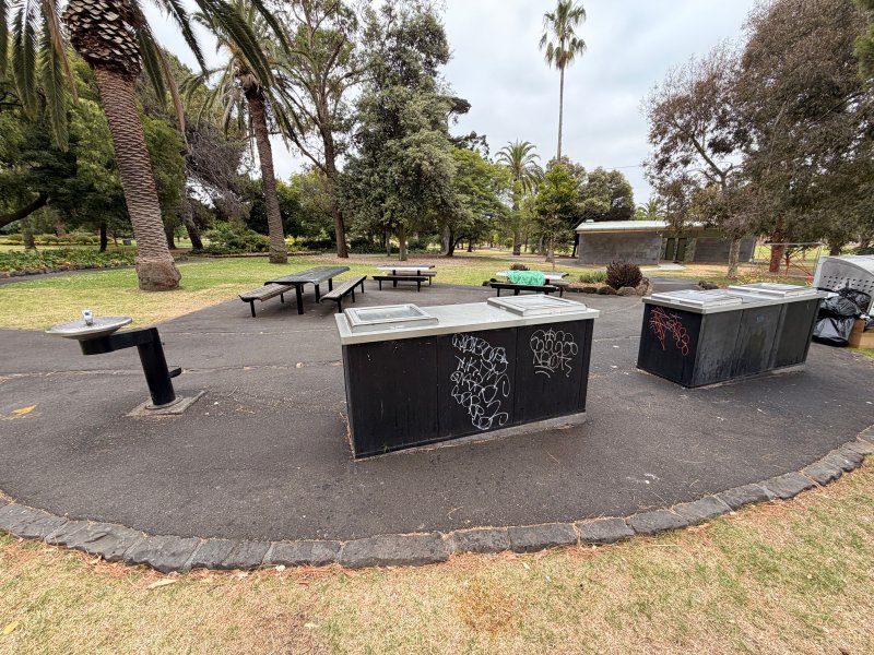 YARRAVILLE GARDENS BBQ Area
