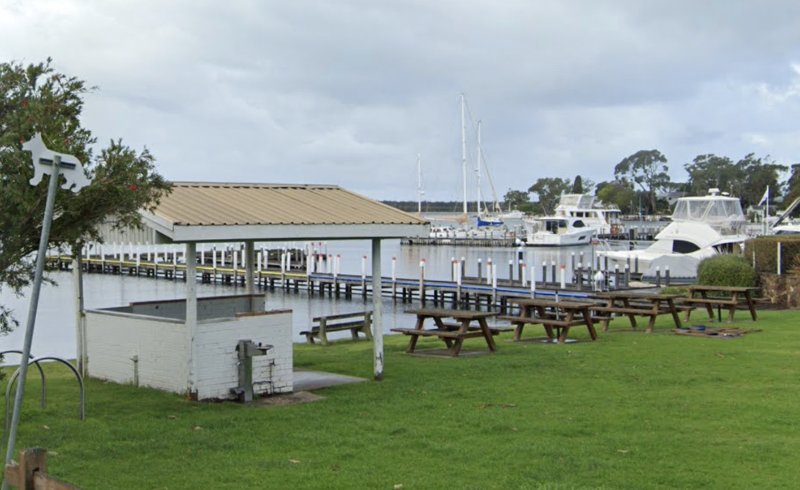 VILLAGE GREEN BBQ Area