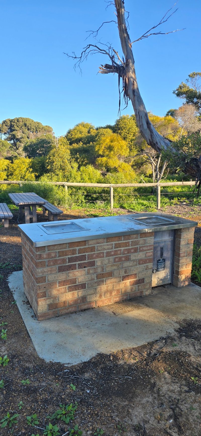 BOULEVARD BEACH BBQ Area