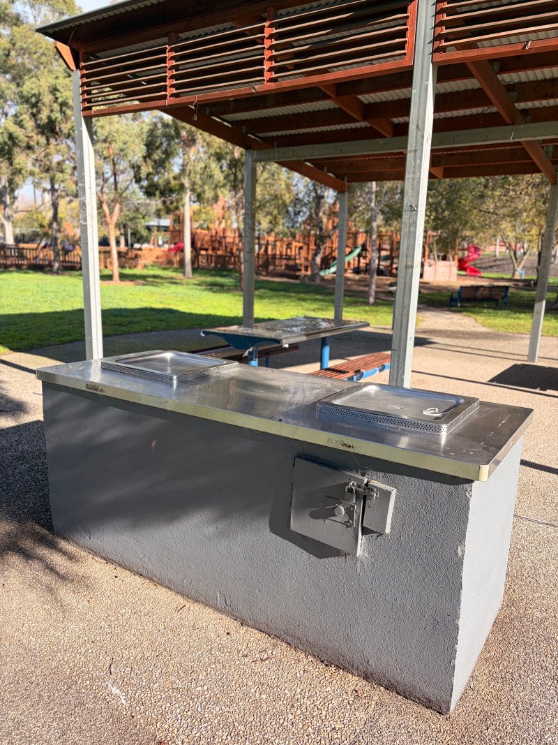 VICTORY PARK BBQ Area