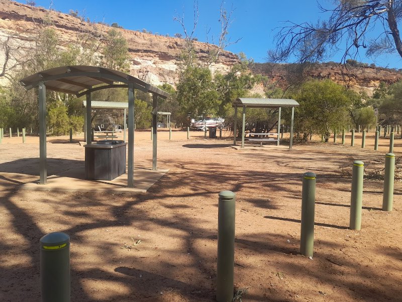 ELLENDALE POOL BBQ Area