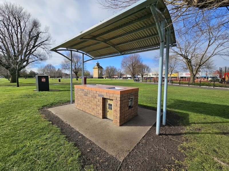 MEMORIAL SQUARE BBQ Area