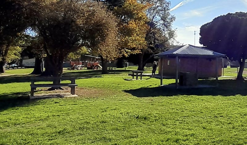 LAKE LEARMONTH FORESHORE BBQ Area