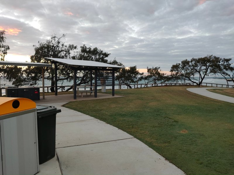 ELLIOTT HEADS BEACH BBQ Area