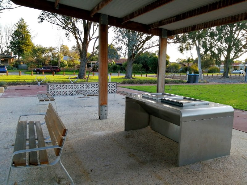 HOLLING PARK BBQ Area