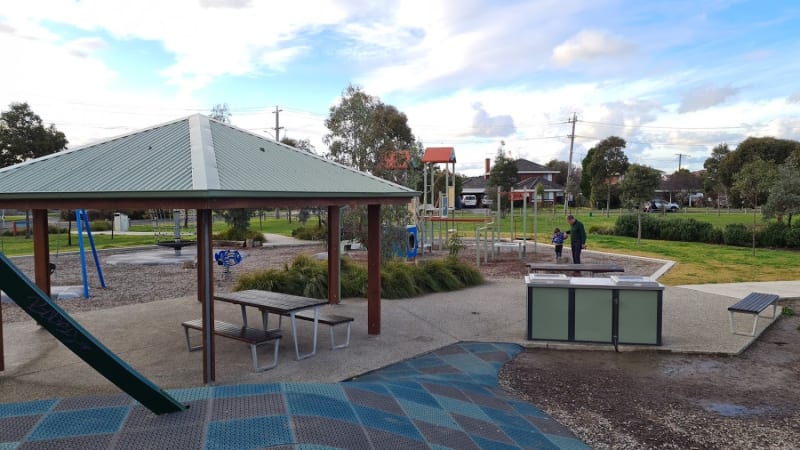 TATMAN DV PARK BBQ Area