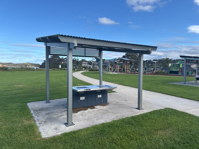 MALUA BAY BEACH BBQ Area