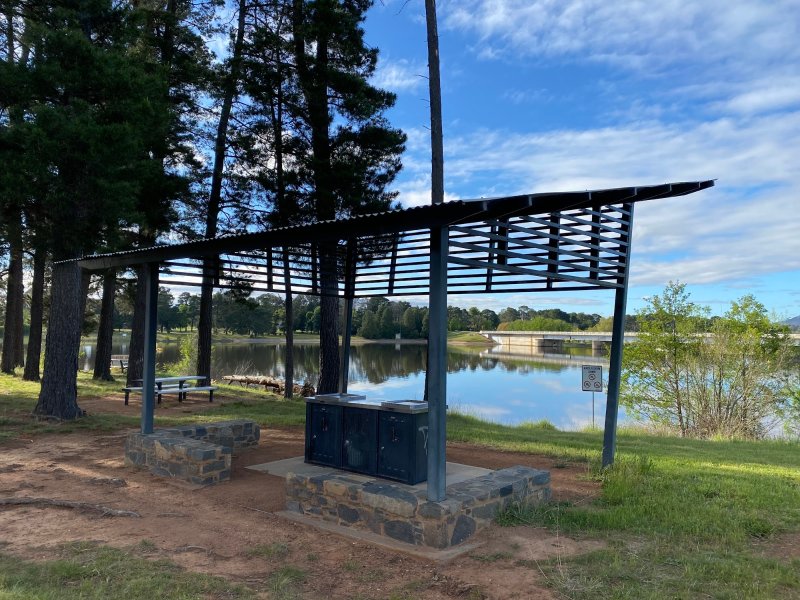 MOLONGLO RIVER PICNIC AREA BBQ Area