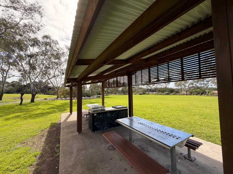NEWELL'S PADDOCK  BBQ Area