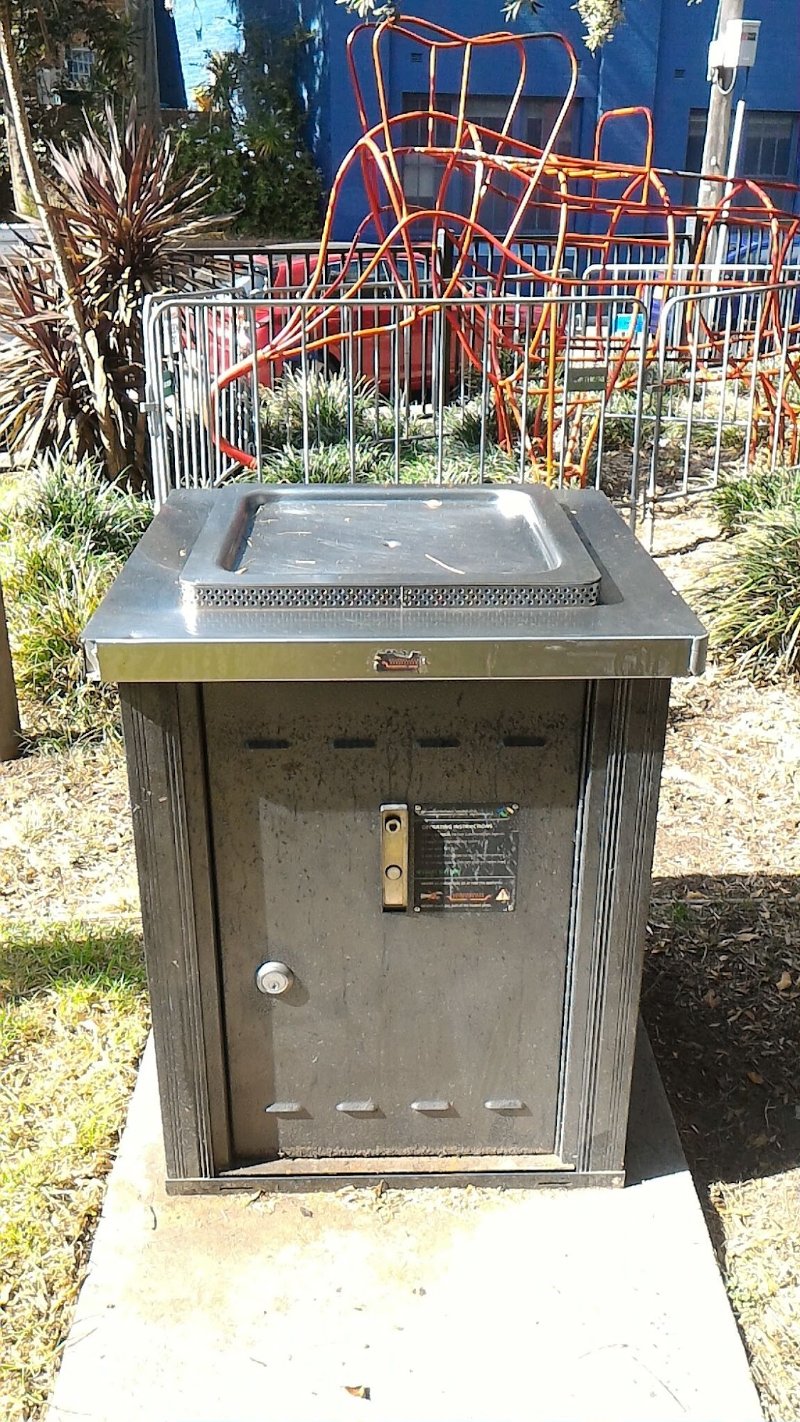 FRANKLYN ST PLAYGROUND BBQ Area