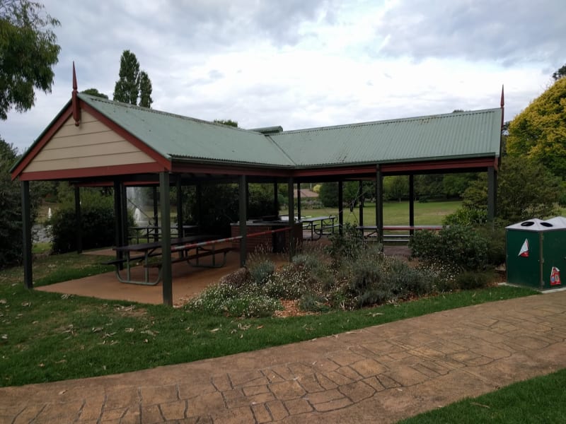 CIVIC PARK WARRAGUL BBQ Area