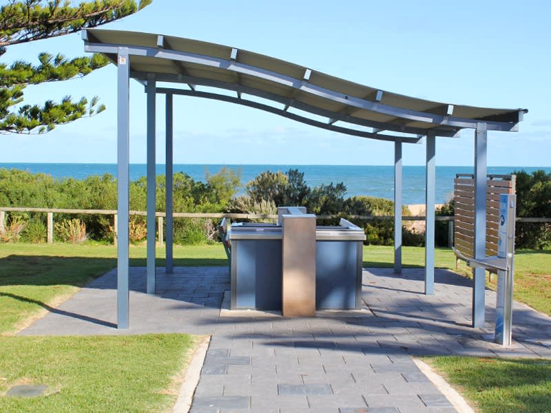 SOLDIERS MEMORIAL GARDENS BBQ Area