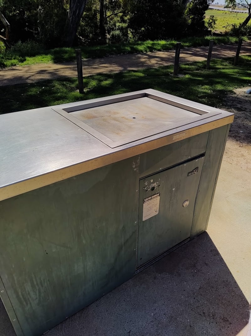 RUPERT VANCE MOON RESERVE BBQ Area