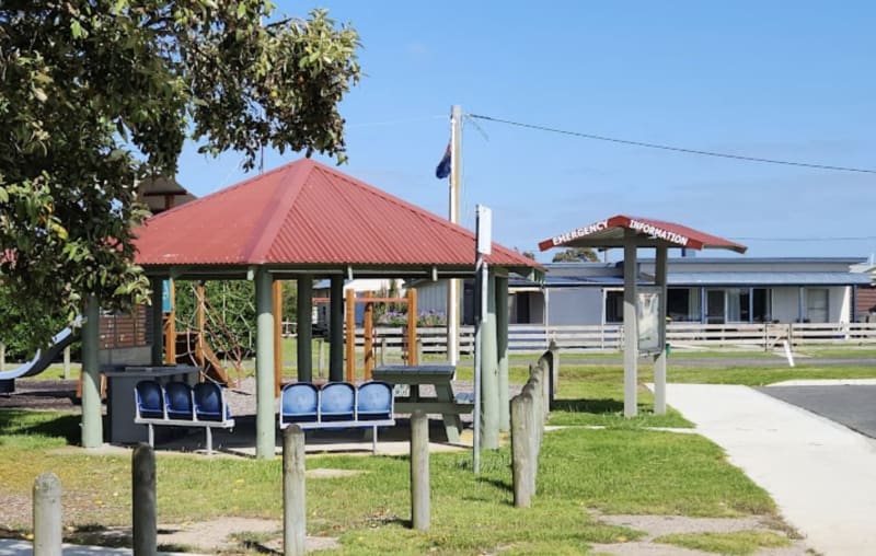 MANNS BEACH FORESHORE BBQ Area
