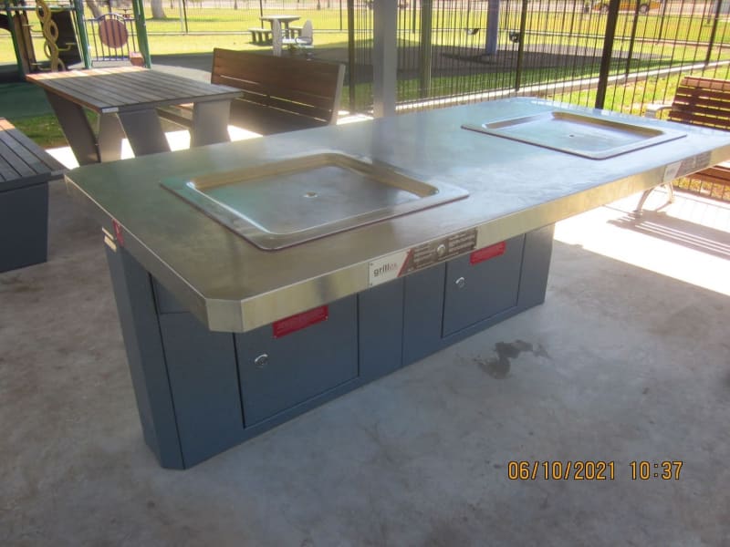 GRAHAM ANDREWS PARKLANDS AND RECREATION COMPLEX BBQ Area