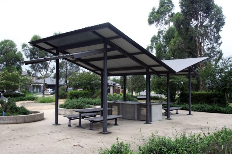 ILLOURA VILLAGE PARK BBQ Area
